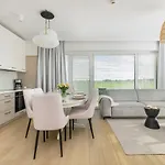 Apartment Family With Gym And Swimming Pool By Renters Prestige *