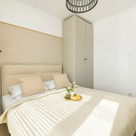 Family With Gym And Swimming Pool By Renters Prestige Apartament *