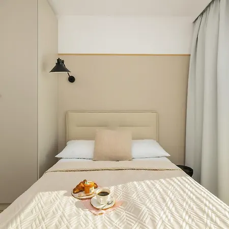 Family With Gym And Swimming Pool By Renters Prestige Daire