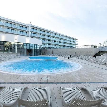 Daire Family With Gym And Swimming Pool By Renters Prestige *