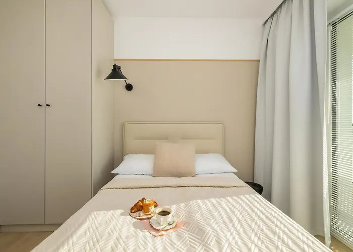 Family With Gym And Swimming Pool By Renters Prestige Lägenhet