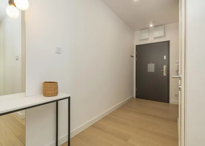 Family With Gym And Swimming Pool By Renters Prestige Lägenhet