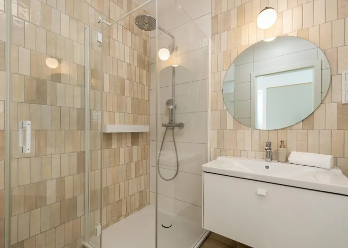 Family With Gym And Swimming Pool By Renters Prestige *