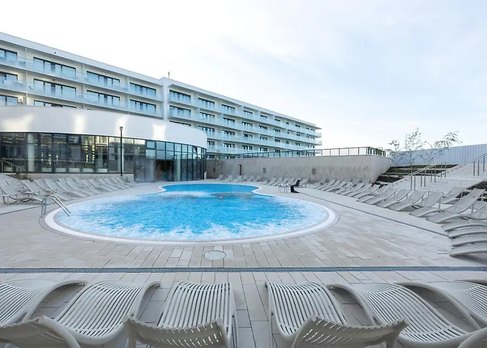 Lägenhet Family With Gym And Swimming Pool By Renters Prestige *