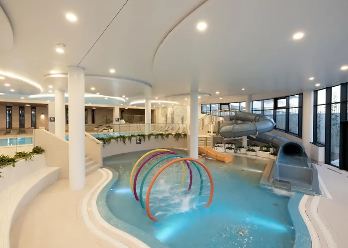 Family With Gym And Swimming Pool By Renters Prestige Lägenhet